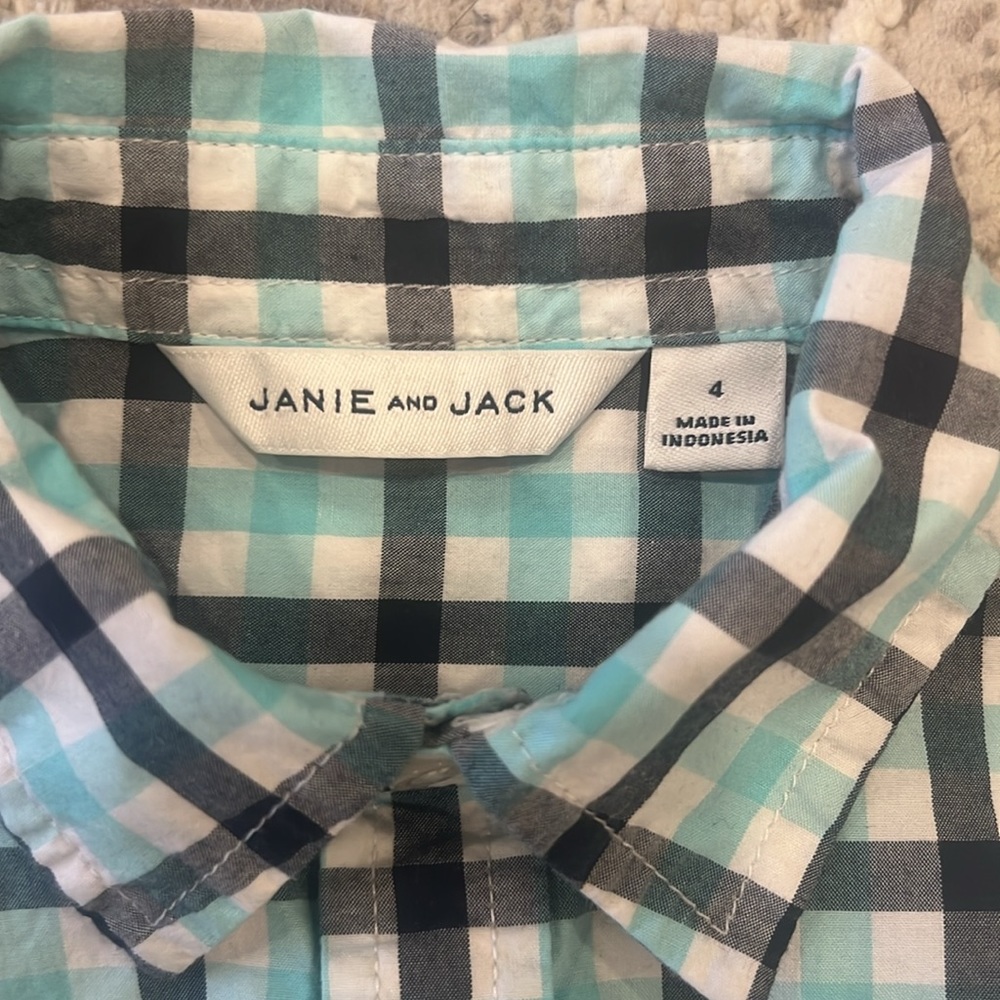 Janie & Jack Boys bundle of 3 button down shirts/ Size 4 - Picture 3 of 11